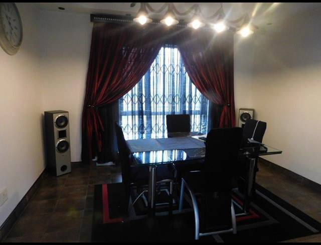 3 BEDROOM HOUSE FOR SALE IN NORTHDENE